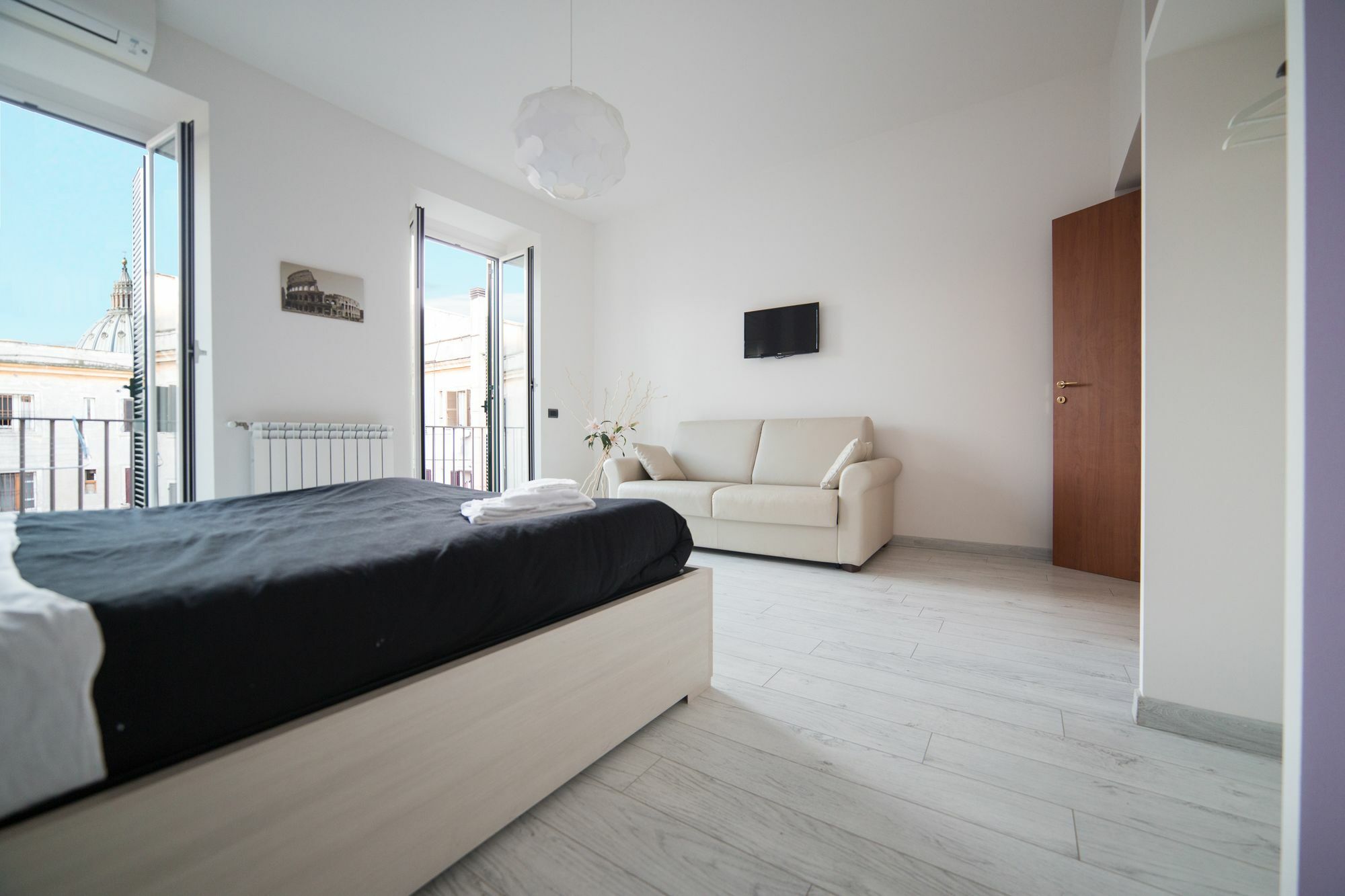 Apartment In Front Of St Peter'S Square And Vatican Museums - Mypad In 로마 외부 사진